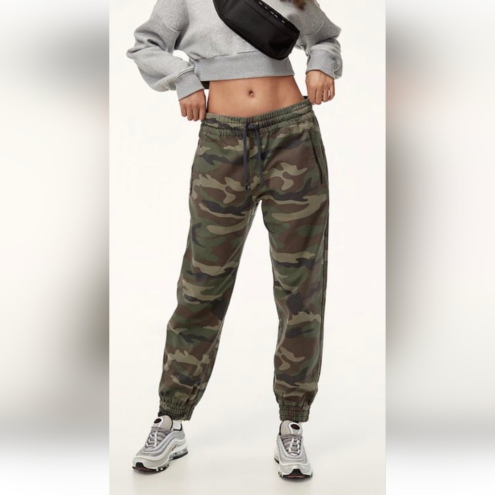 Aritzia Wide Fit Camo pants Azure Skies small new Alix pant dark green